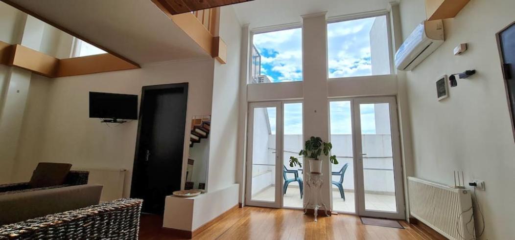 Duplex Apartment In The City Center Tbilisi Bagian luar foto