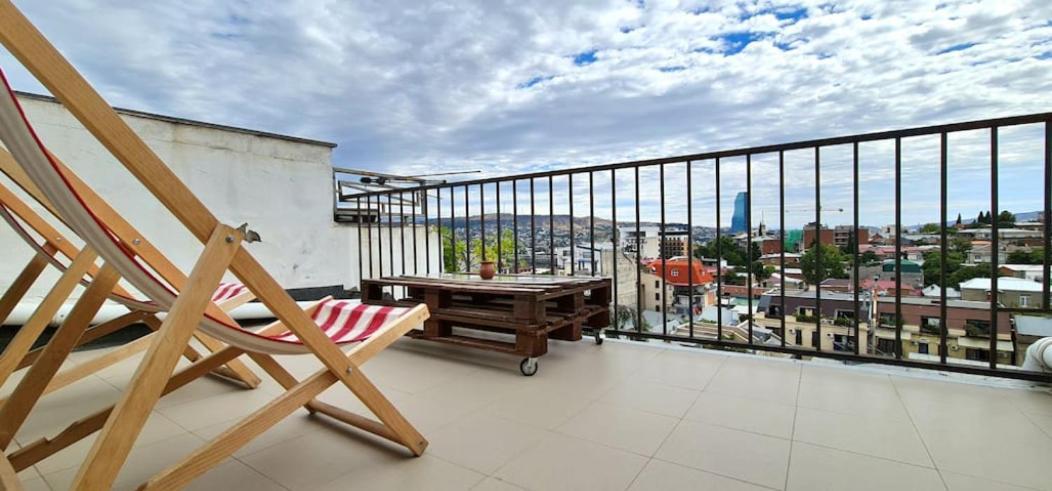 Duplex Apartment In The City Center Tbilisi Bagian luar foto