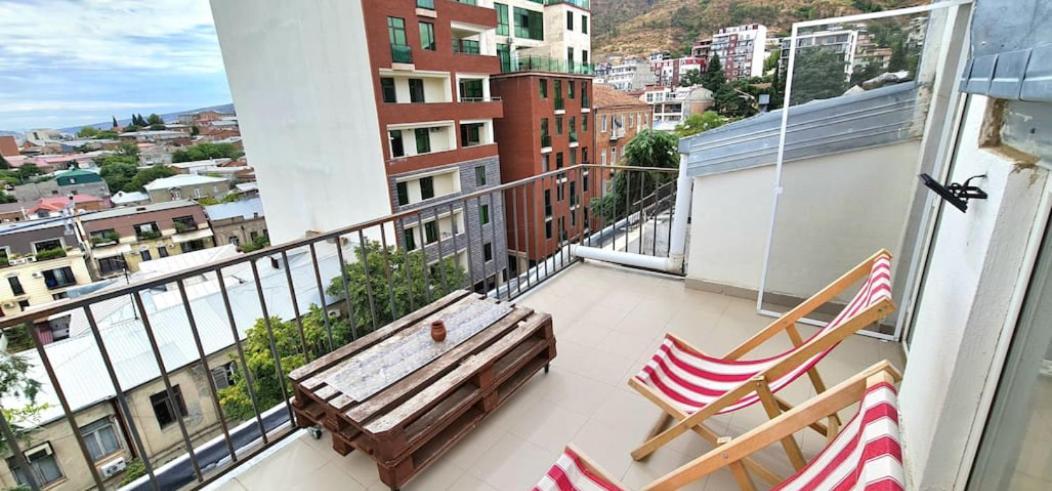 Duplex Apartment In The City Center Tbilisi Bagian luar foto
