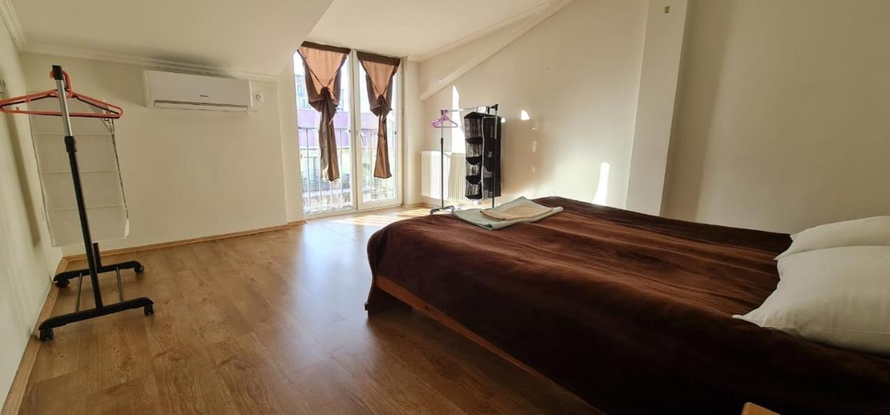 Duplex Apartment In The City Center Tbilisi Bagian luar foto